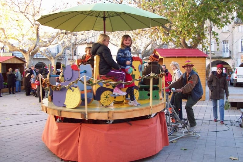 Enfants sur le manège